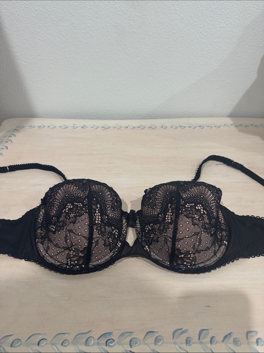 Black Lace Underwire Bra - Elegant Sheer Support